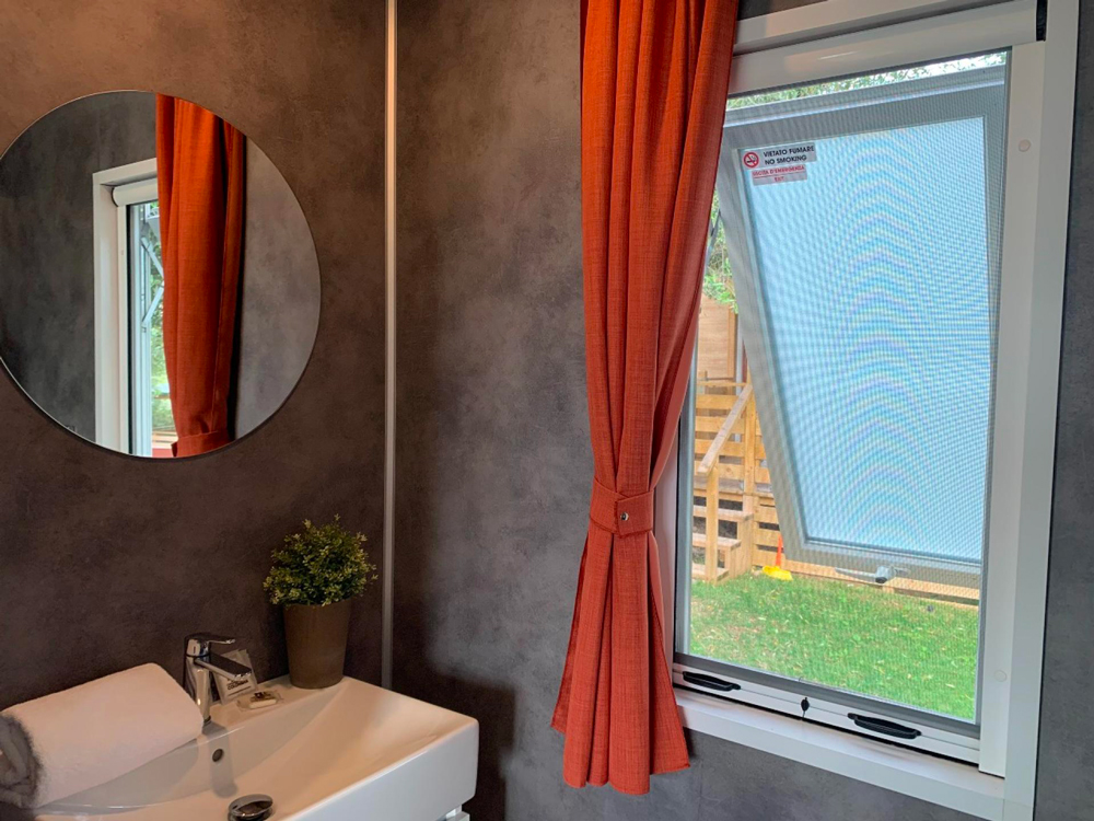 Casa mobile Garden Spa Dog camera con 3 letti singoli