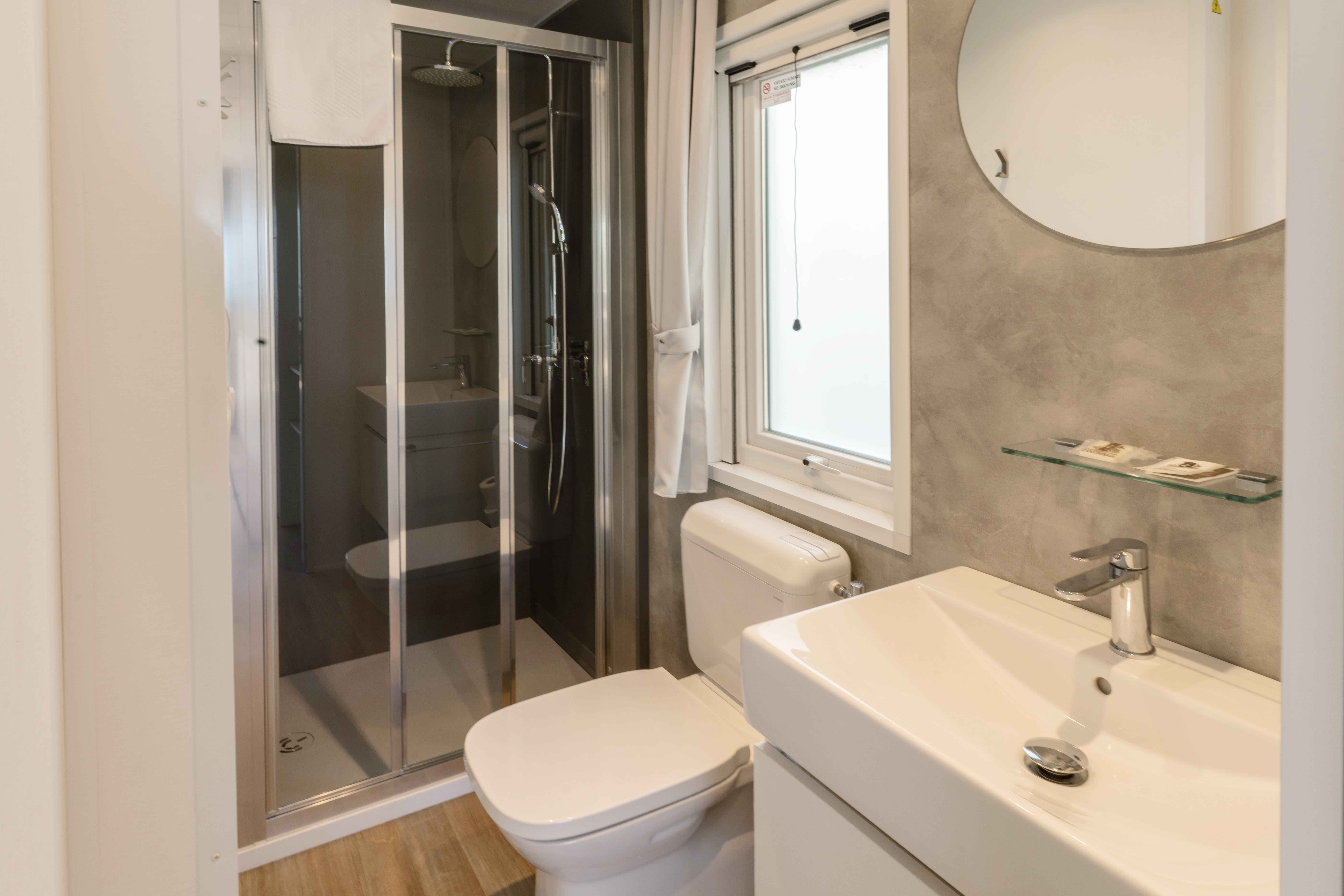 private bathroom mobilehome Easy