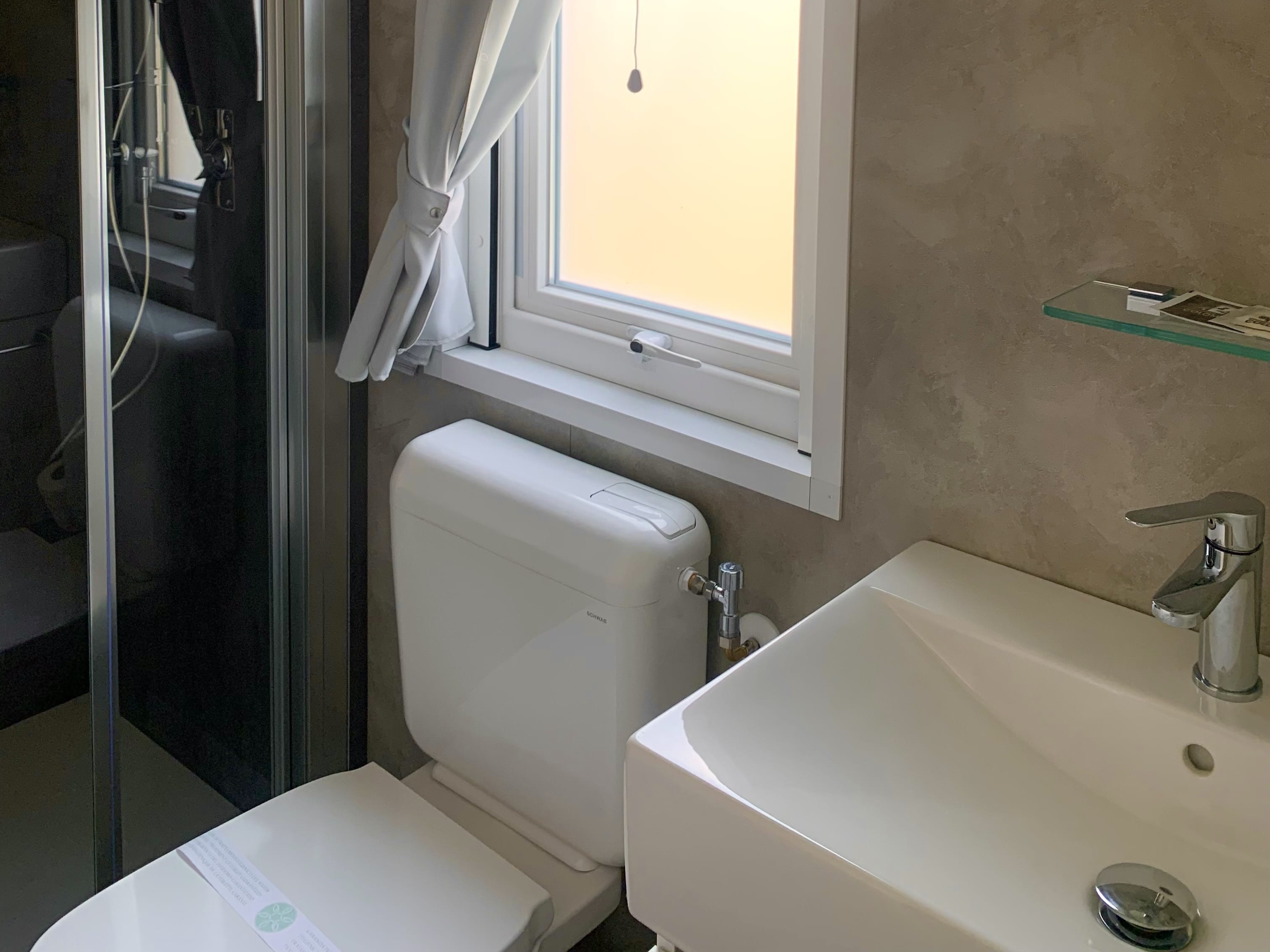 Casa mobile Aqua campeggio sul lago di Garda camera con 3 letti singoli